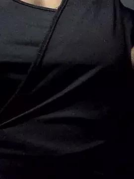 SweetHoneyBunz from StripChat