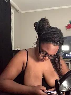 SweetHoneyBunz from StripChat is Freechat