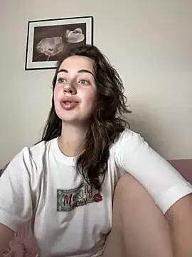 SweetieKendl from StripChat
