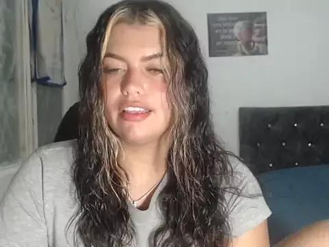 sweetkitty_16 from StripChat