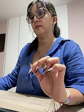 SWEETLILY18 from StripChat