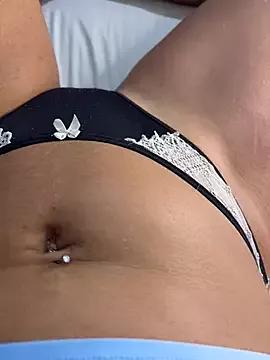 Sweetlouise_x from StripChat is Freechat