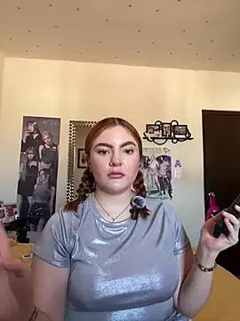 sweetluciee from StripChat