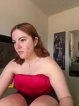 sweetluciee from StripChat