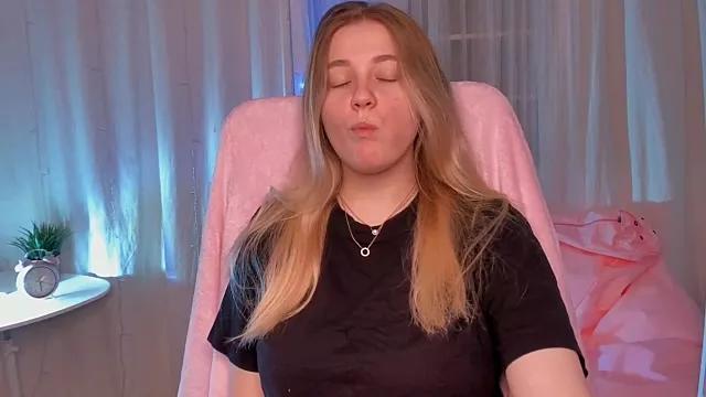 SweetMilkis from StripChat