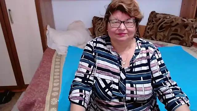 SweetMommaX from StripChat