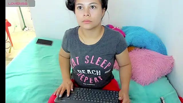 sweetnia from StripChat