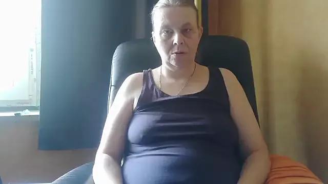 SweetPhoenix76 from StripChat