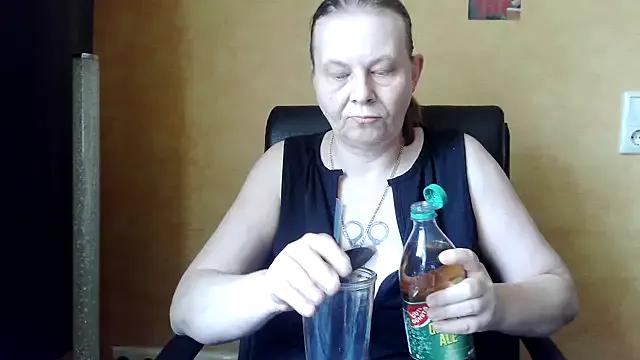 SweetPhoenix76 from StripChat