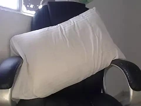 sweettmiah from StripChat