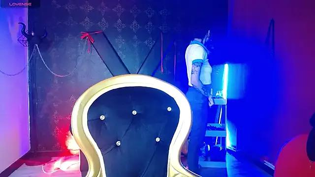 Sweettpleasure from StripChat