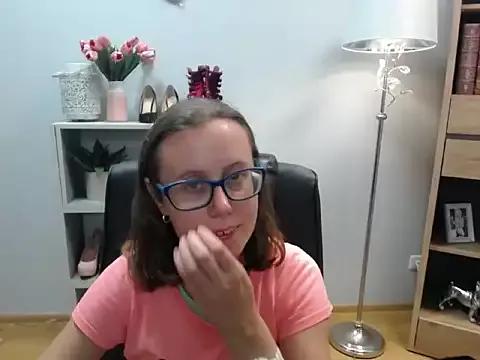 sweetxLizzy from StripChat is Freechat
