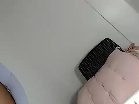 sweety_kyrah18 from StripChat