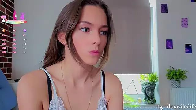 SynnoveBaber from StripChat is Freechat