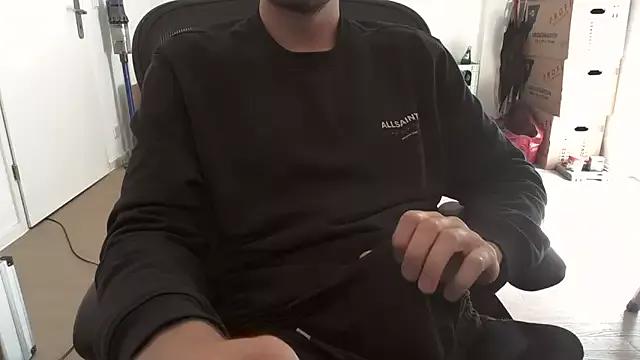 taallguyy_196 from StripChat