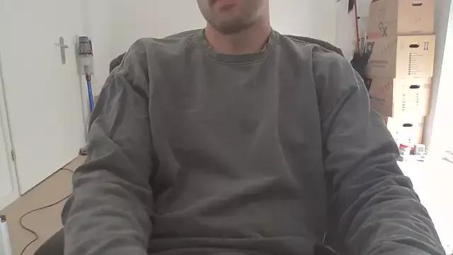 taallguyy_196 from StripChat