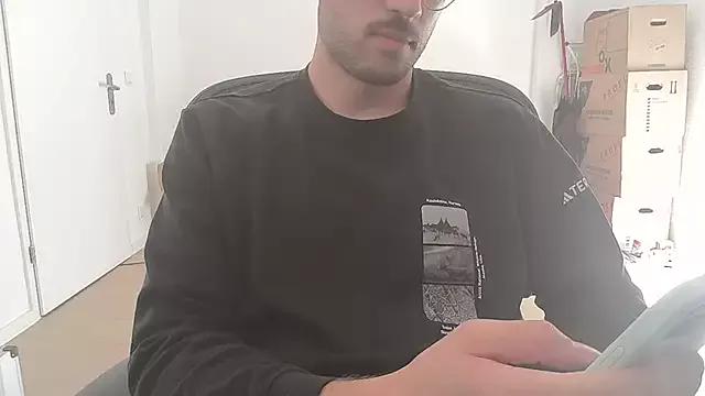 taallguyy_196 from StripChat