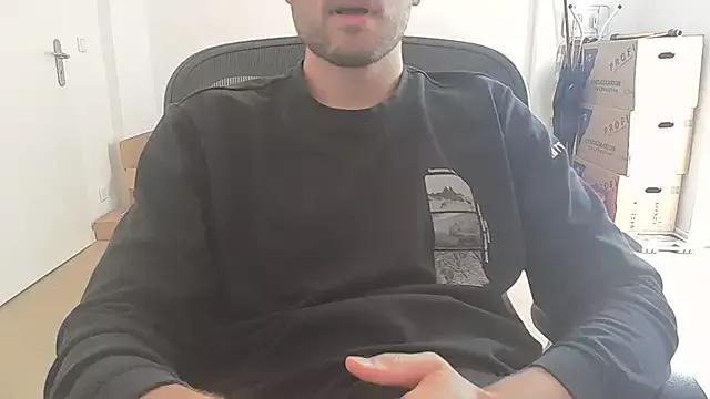 taallguyy_196 from StripChat