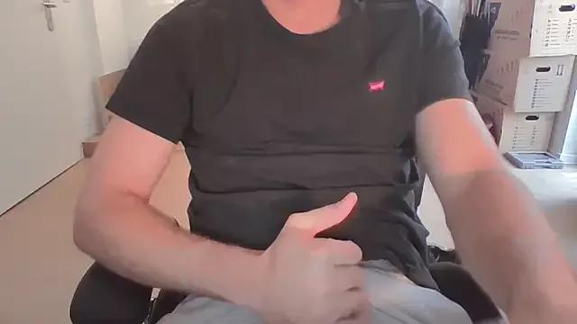 taallguyy_196 from StripChat