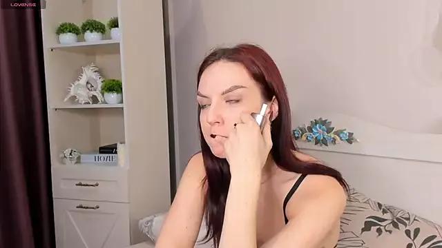 TainaKintner from StripChat is Freechat