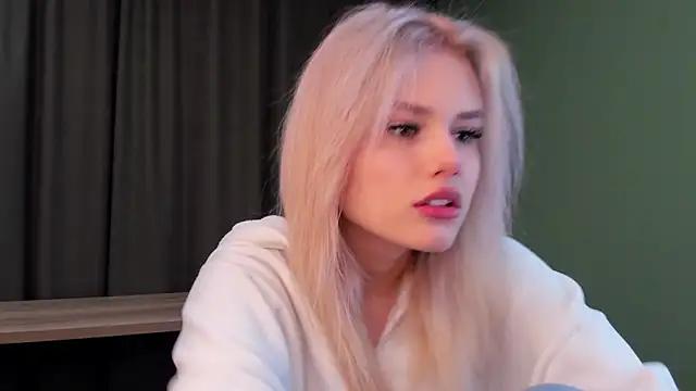 TaiteBach from StripChat