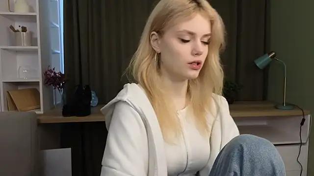TaiteBach from StripChat