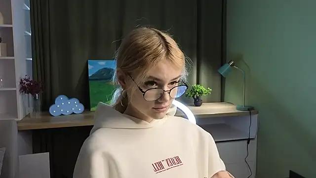 TaiteBach from StripChat