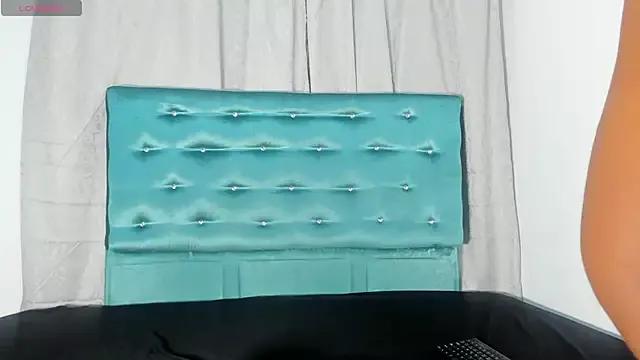 Tamaramilleer webcams show profile image 