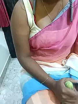 Tamilbigboobie from StripChat is Freechat