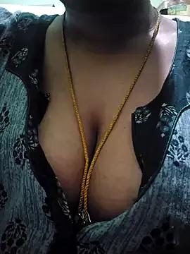 Tamilhot1020 from StripChat is Freechat