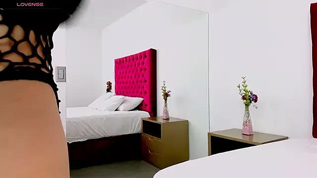 TaniaBolton from StripChat is Freechat