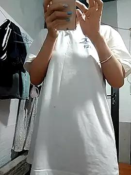 tara_0000 from StripChat