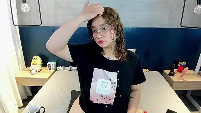 tara_black_ from StripChat is Freechat