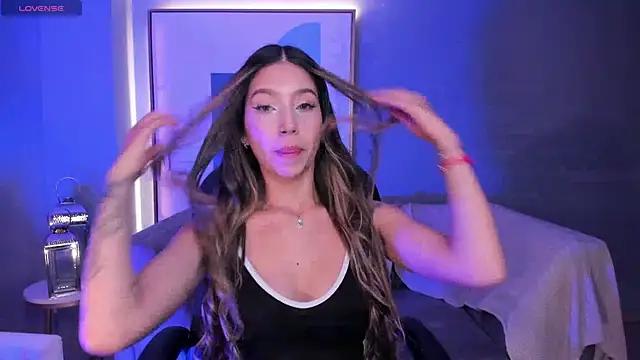 TaraLawrence from StripChat