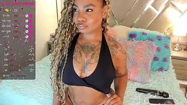 tarawilsonn from StripChat