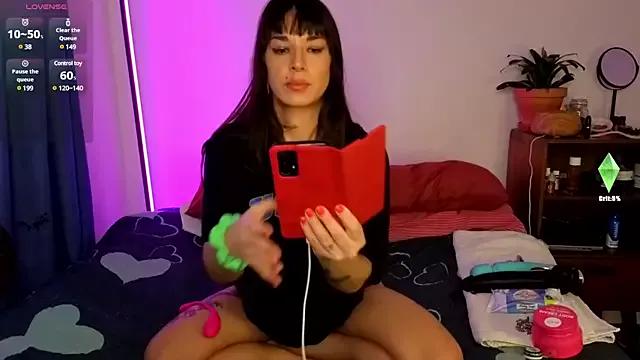 TassiTyne from StripChat