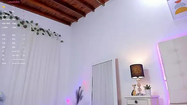 tatikiss_ from StripChat