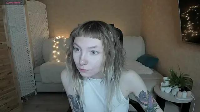 tattoo_art_baby from StripChat