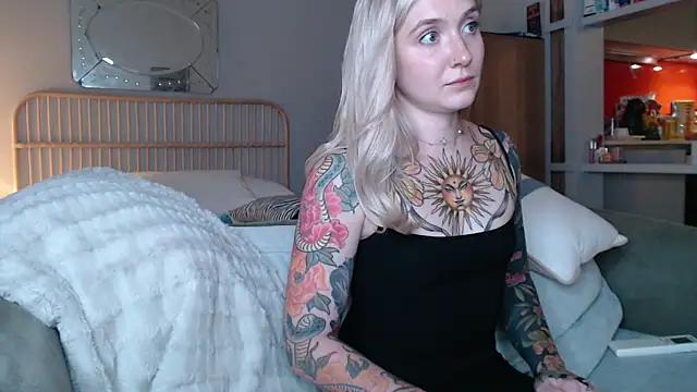 tattoobbgirl from StripChat