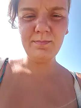 Teazequeen from StripChat is Freechat