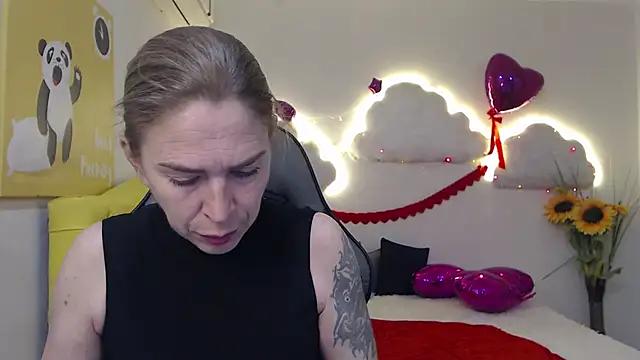 TessaDaybreak from StripChat