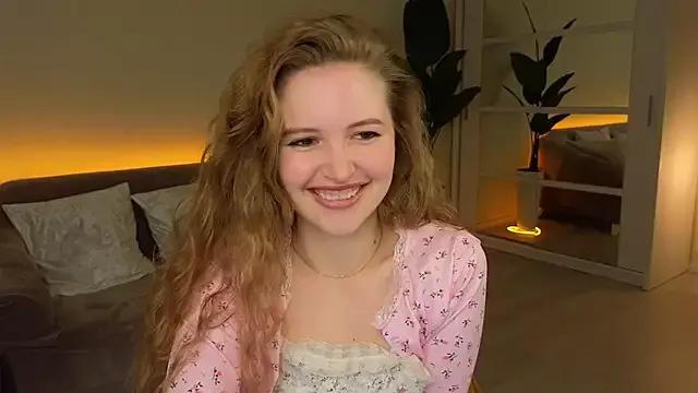 TesssaHart from StripChat