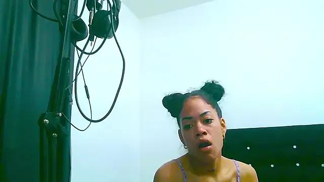 thaliacangri from StripChat is Freechat