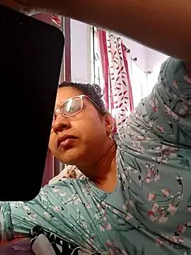 Thanusi_2 webcams show profile image 