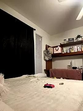 thatonelightskinn from StripChat