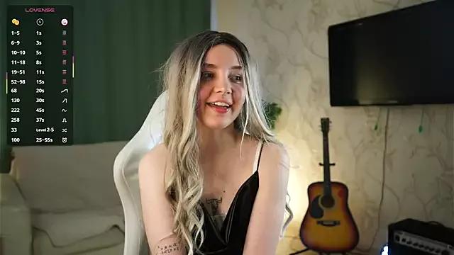 The_Dancing_Queen from StripChat is Freechat