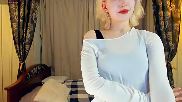 TheaHickory from StripChat is Freechat