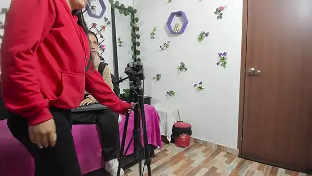 thedream_girls from StripChat is Freechat