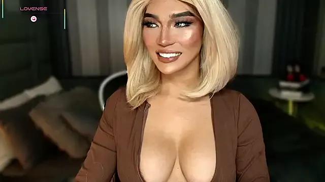 TheHuntress_ from StripChat is Freechat