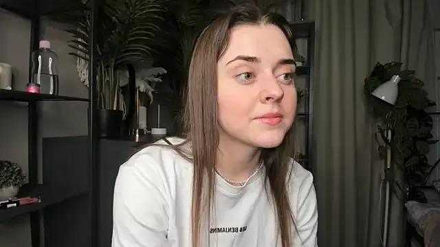 Photos of ThelmaJusto from StripChat is Freechat